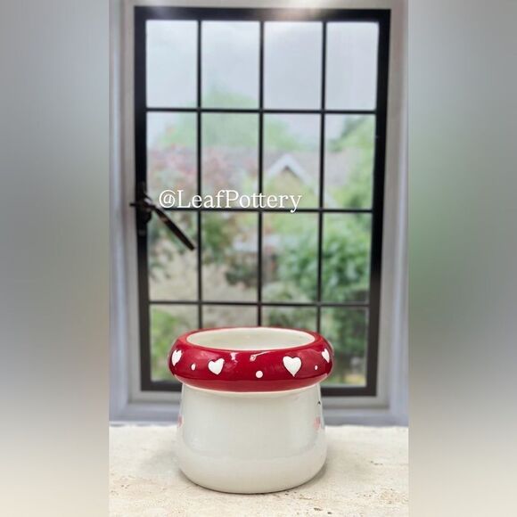 Baby Mushroom Red/White Ceramic 20oz Mug - Picture 4 of 9